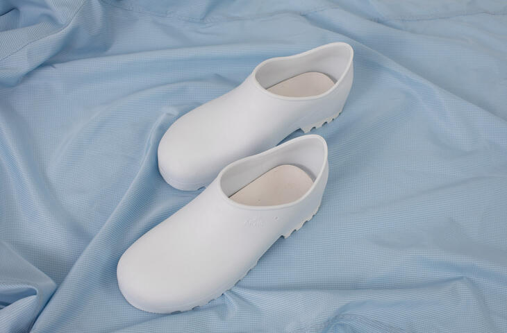 Clogs